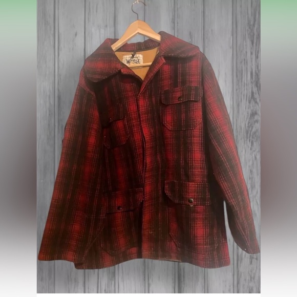 VINTAGE Woolrich Hunting Jacket Mens 44 L XL Red Buffalo Plaid